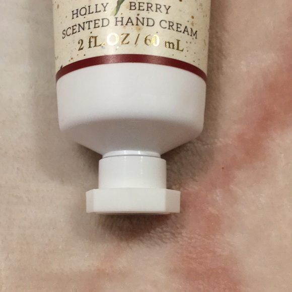 Castelbel Porto Christmas Winter Holiday Scented Holly Berry Hand Cream NWT 2oz - Picture 5 of 15